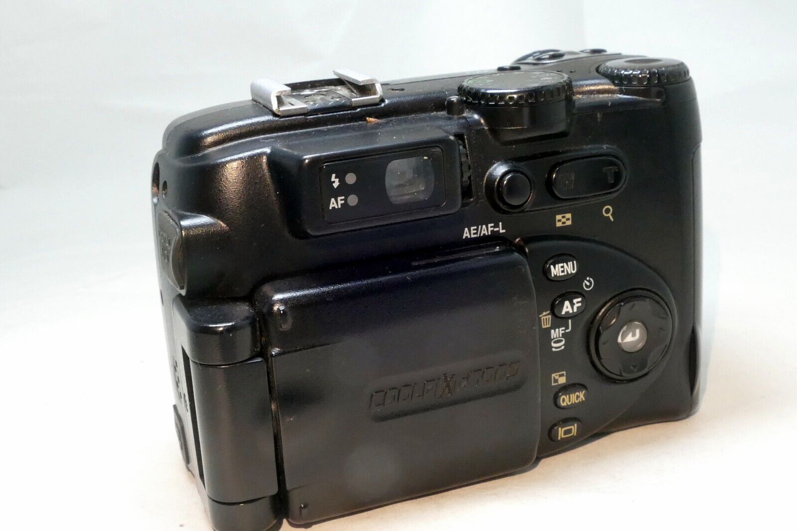 Nikon COOLPIX 5400 Digital 5.1MP Digital Camera Battery Included U284