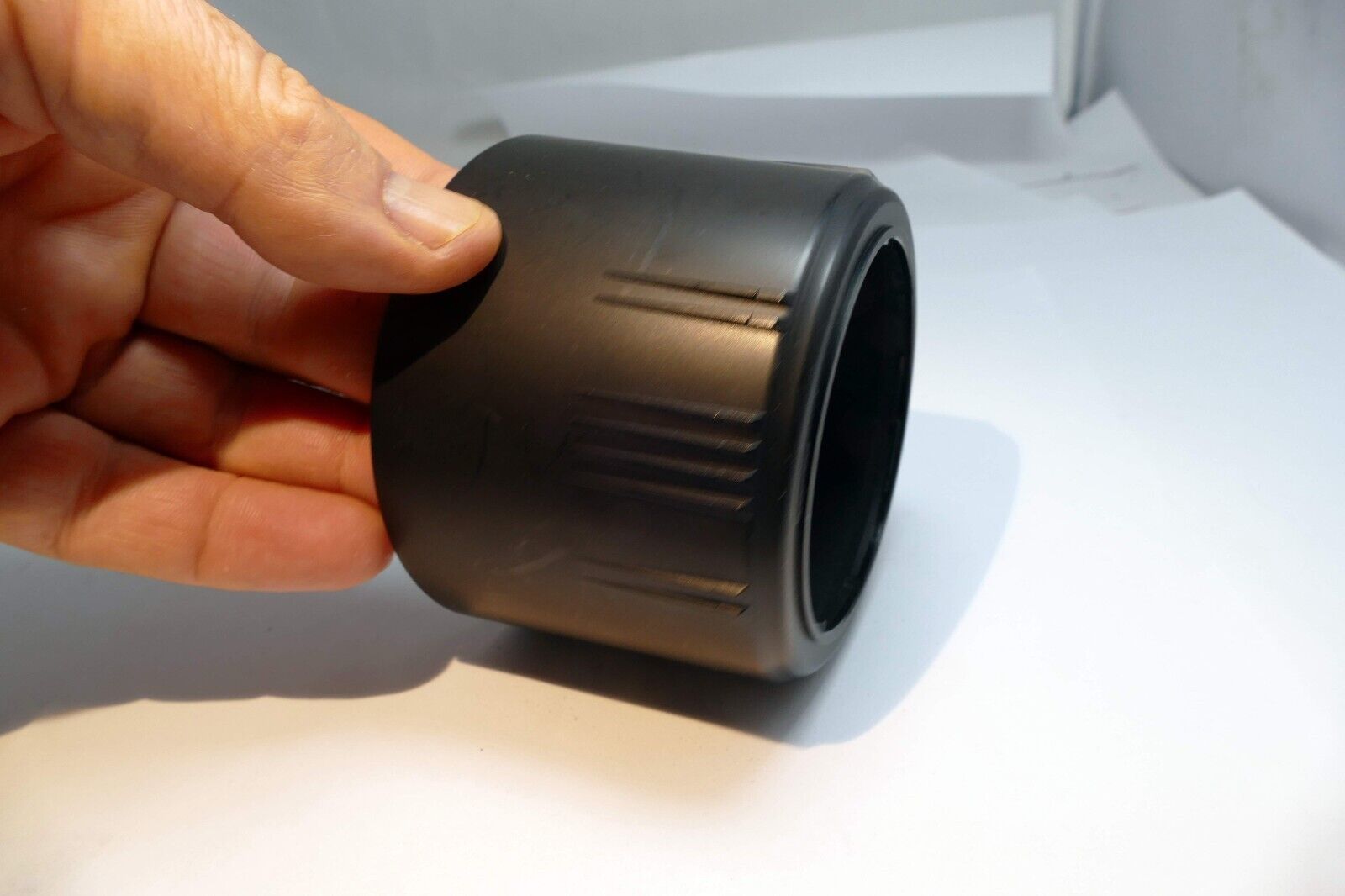 Sigma LH  635-01 Lens Hood Shade twist on for 70-300mm f4-5.6 APO DL Macro