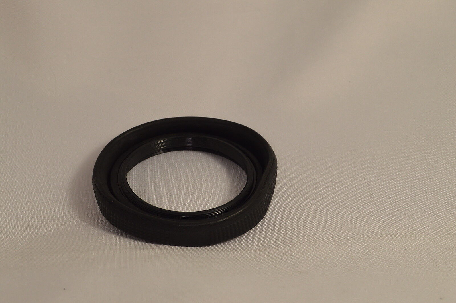 55mm Collapsible Rubber Lens Hood with plastic rim Made in Korea O107031