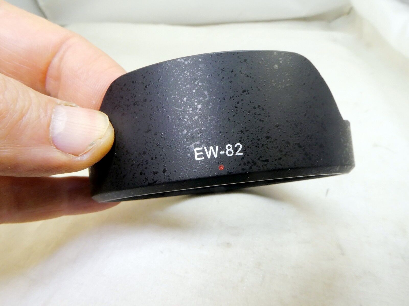 Aftermarket  Lens Hood Replacement For EW-82 EF 16-35mm f/4L IS USM 135mm