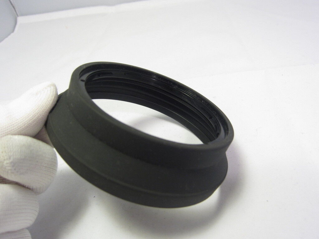 Generic  Rubber Lens Hood 62mm twist on type  6206013