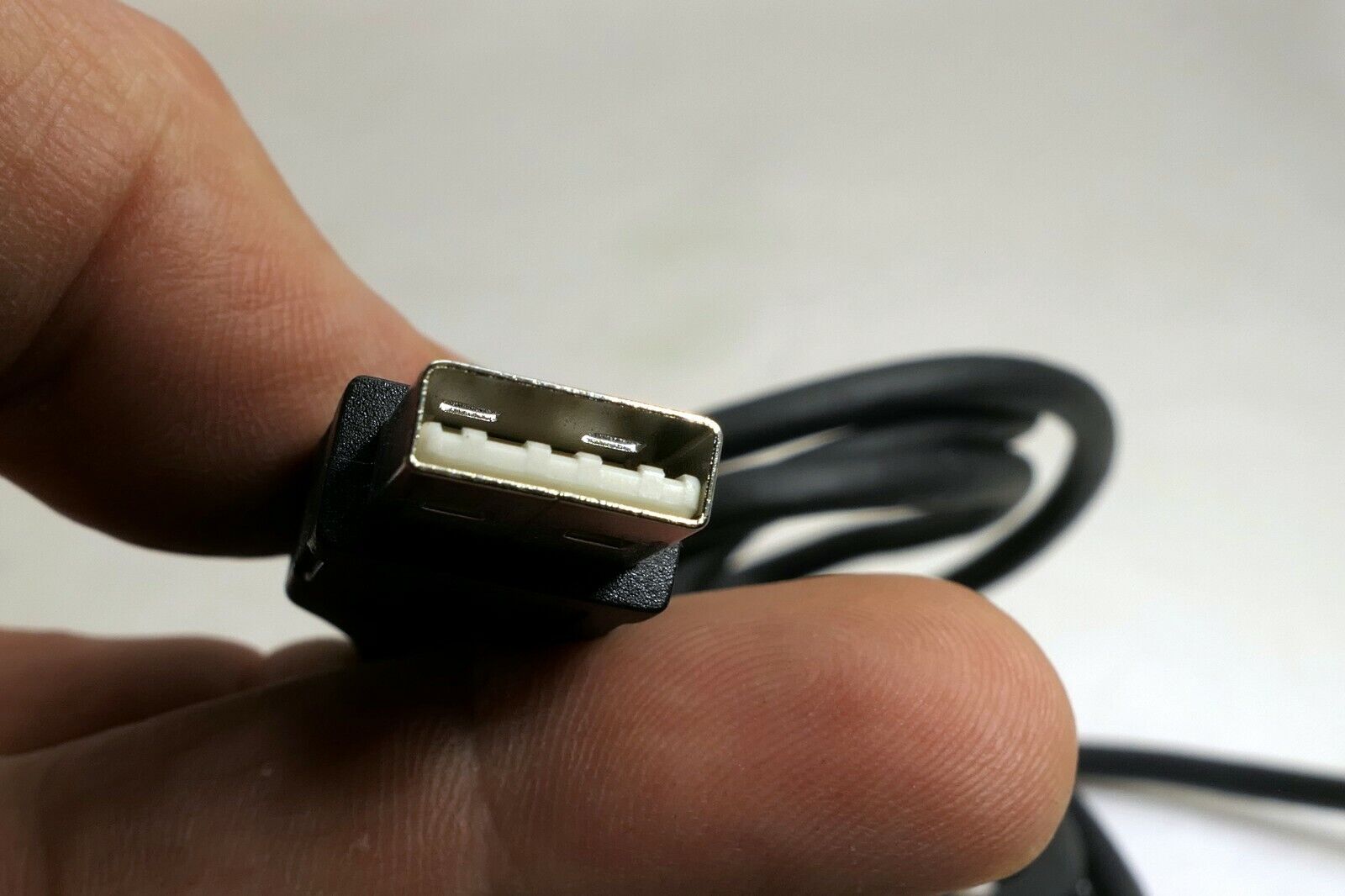 Nikon UC  USB Cable 3 feet Coolpix Camera  Genuine Original OEM - 4 pin square