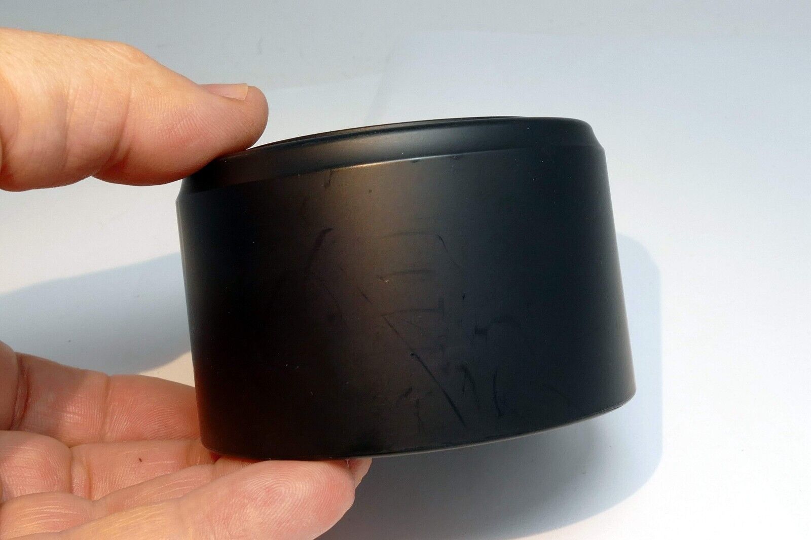 Plastic  52mm Lens Hood twist on type