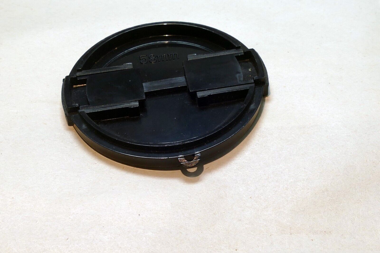 Lens Front Cap 58mm for 18-55mm vintage with plastic look for the keeper string