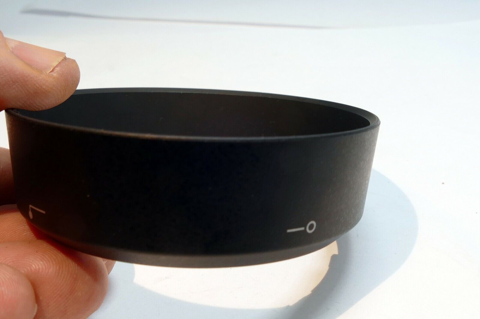 Nikon HB-46 Lens hood Shade for 35mm f1.8 G DX Nikkor  Genuine OEM AF-S