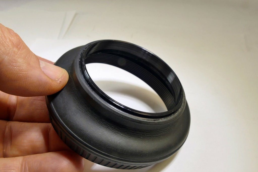 55mm screw in Vivitar Rubber Lens Hood Shade  (poor conditon)