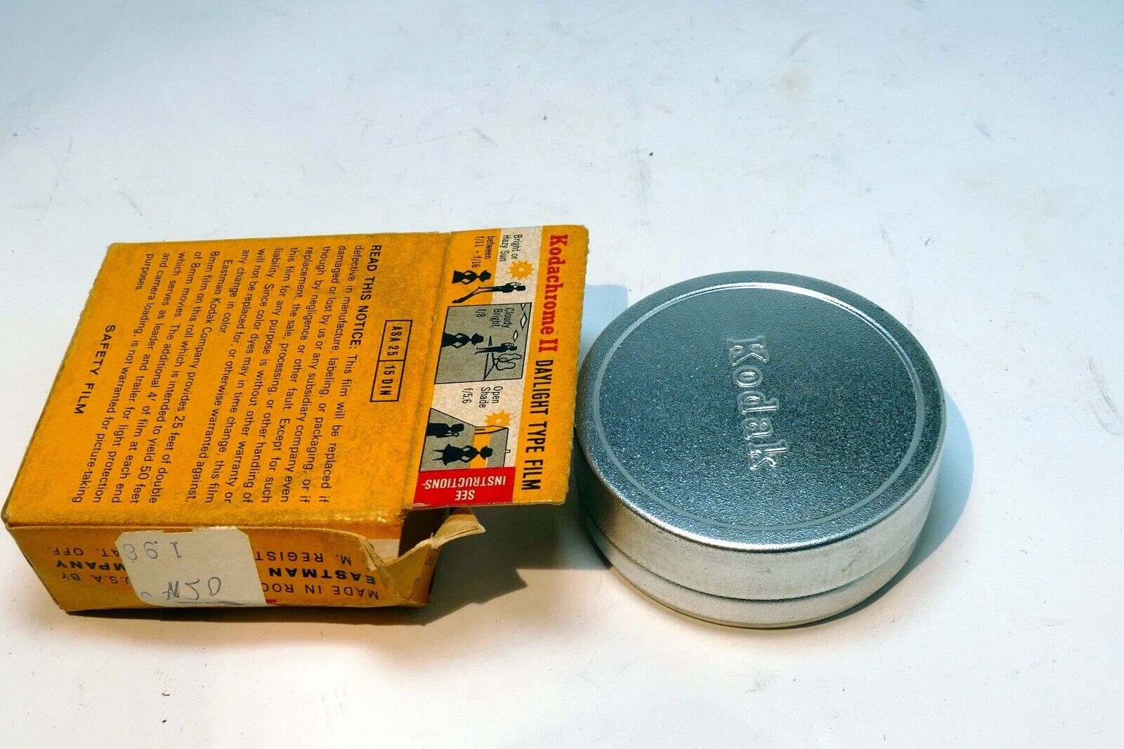 Empty case only for Vintage 8mm Kodak Film 25 ft double roll spool