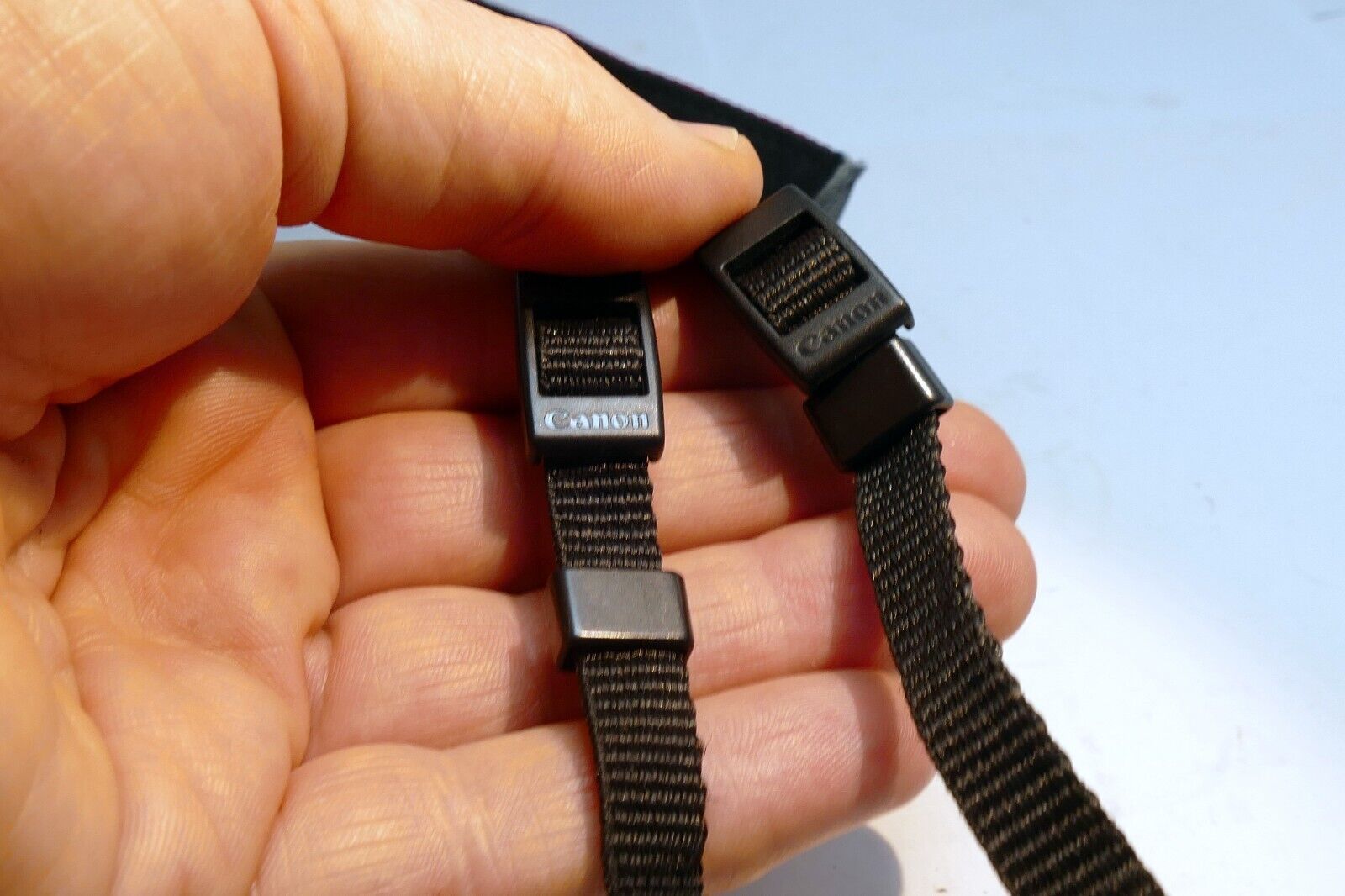 Canon EOS 70D SLR Digital Camera Neck Shoulder Strap -  Genuine OEM