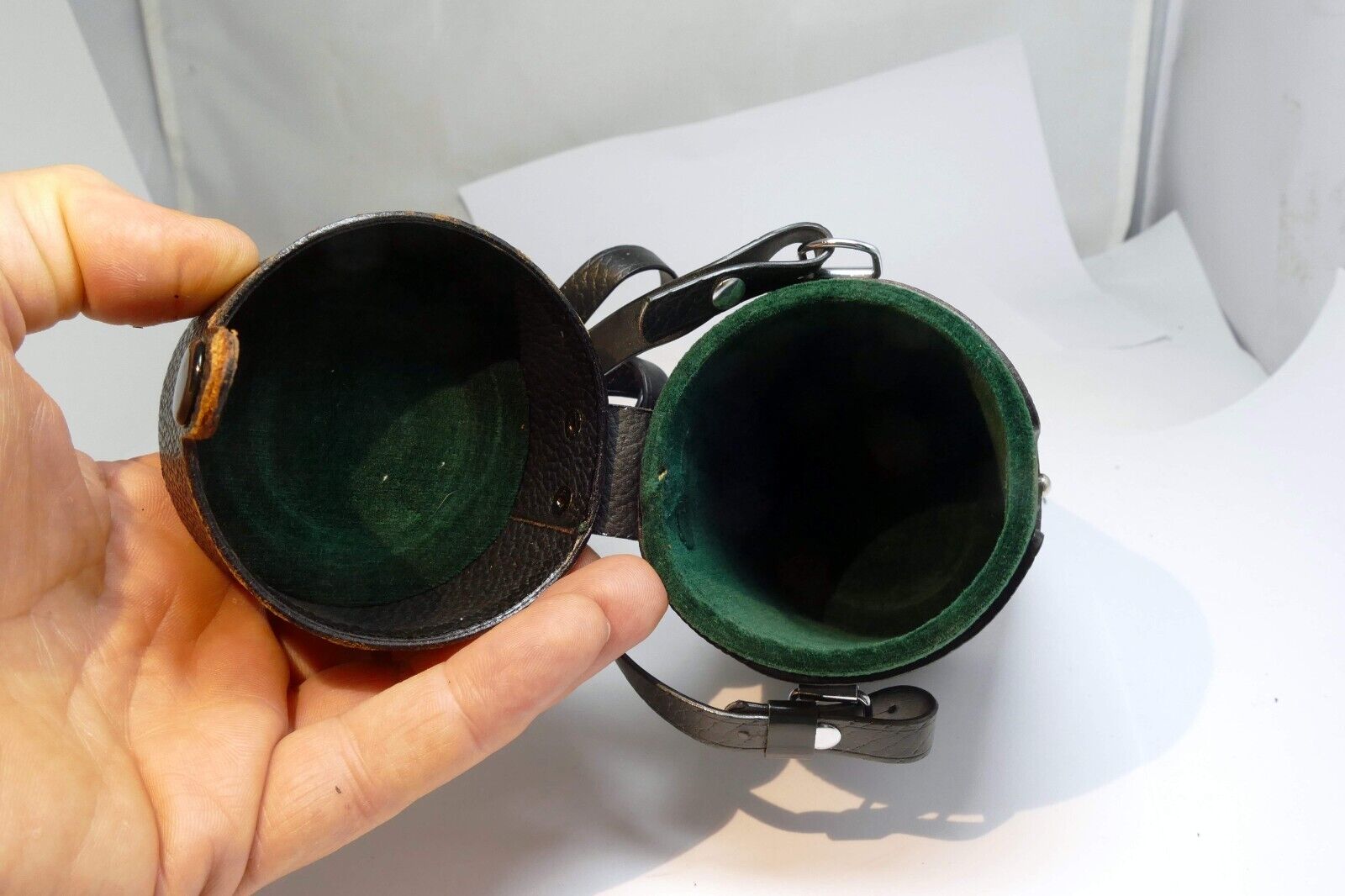 Pentax Takumar hard Lens Case 135mm f3.5 SMC  Super M42 - green liner  w/ strap
