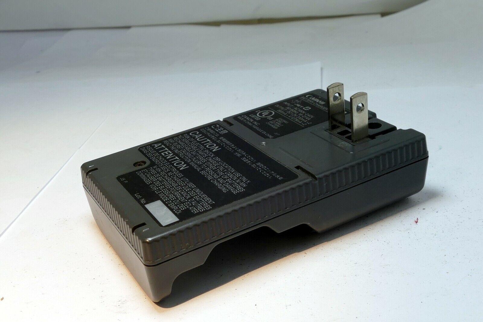 Genuine Original Canon CB-4AH Ni-MH AA Quick Battery Charger 100-240V