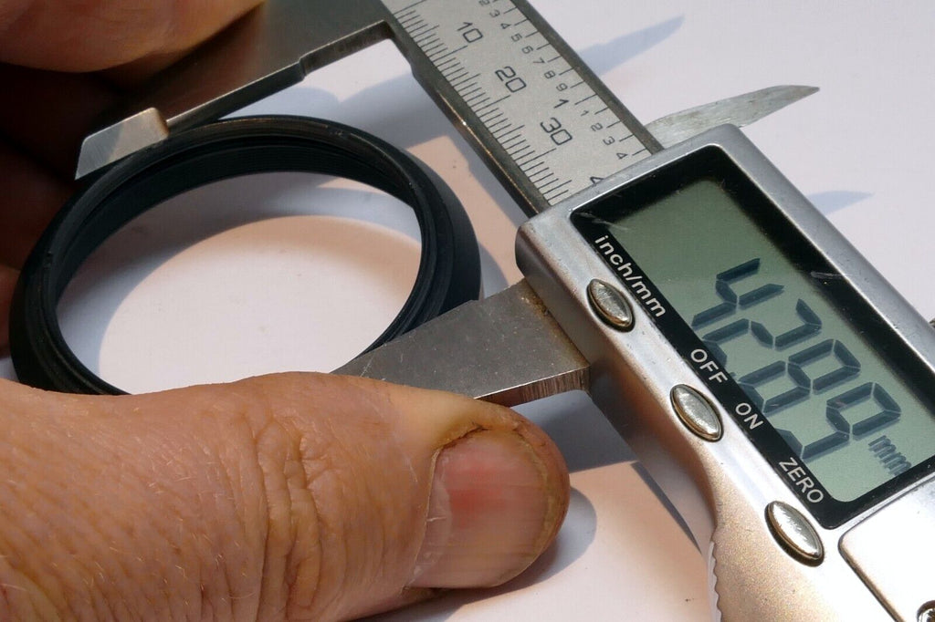 43mm Lens  Hood Shade threaded  Plastic for LX100 or 22mm 2.0 STM lens