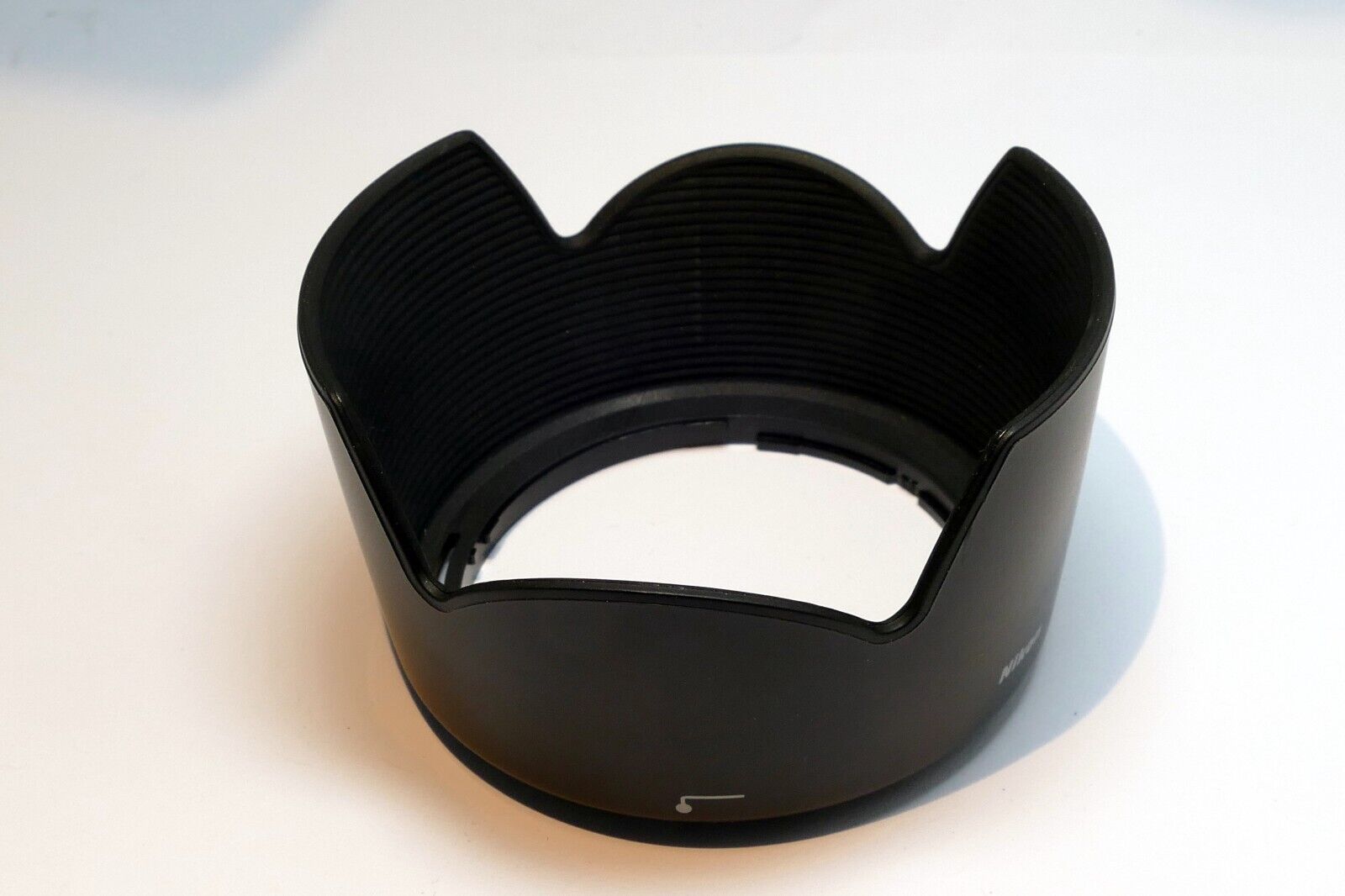 Nikon HB-34 Lens Hood Shade for AF-S DX 55-200mm F4-5.6G ED  - - -  Genuine OEM