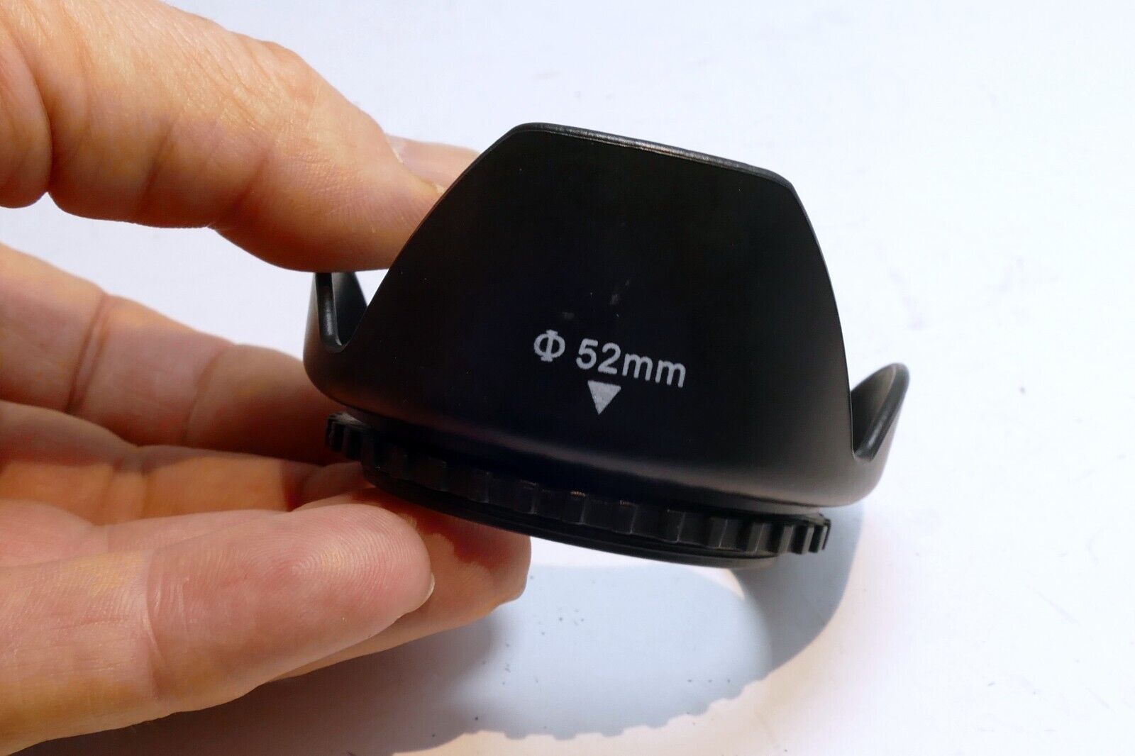 52mm Flower/ Tulip Petal Threaded Lens Hood Shade for 50mm f1.4