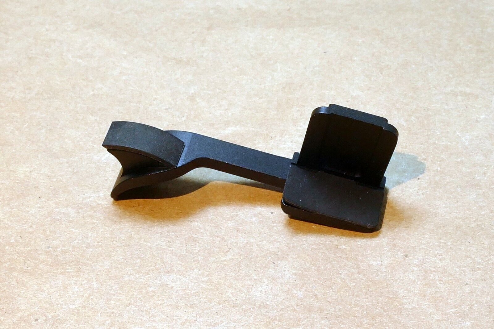 Black Aluminum Metal Hot Shoe Thumb Up Rest for Fuji camera X100