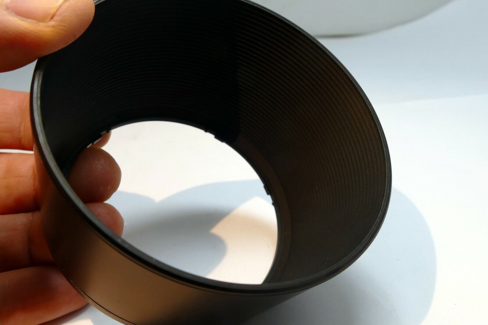 Nikon HB-26 Lens hood Shade for 70-300mm f4-5.6 AF ED Nikkor Genuine OEM