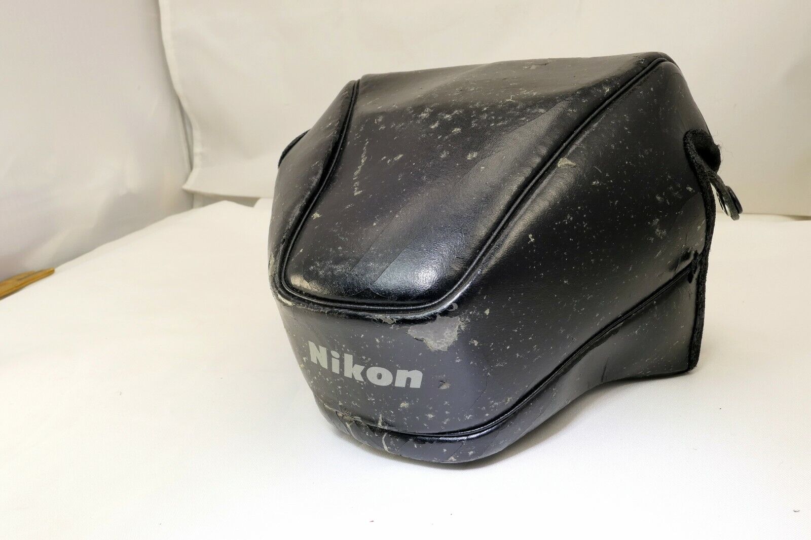 CF-37 Nikon ever ready case for Nikon AF N4004 cameras Genuine (poor condition)