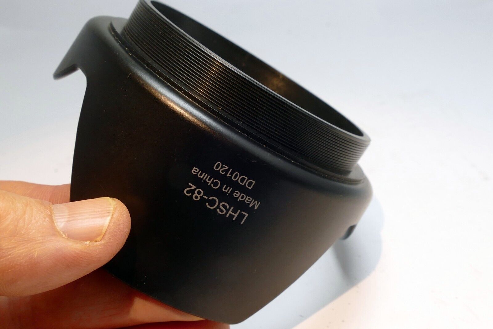 82mm Petal Lens hood shade  for  Sigma 50mm T1.5 FF ( missing locking ring)