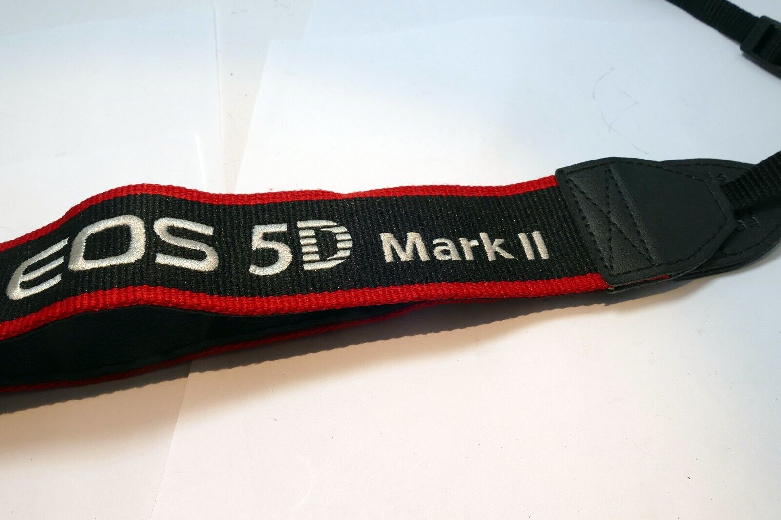 Canon EOS 5D Mark II Camera Shoulder Neck Strap Black-Red  -  Genuine OEM