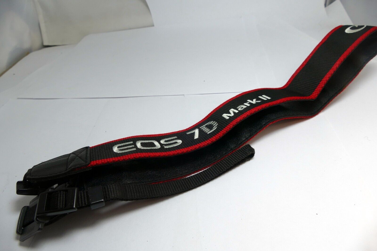Canon EOS 7D Mark II Digital Camera Neck Shoulder Strap Black-Red - Genuine OEM