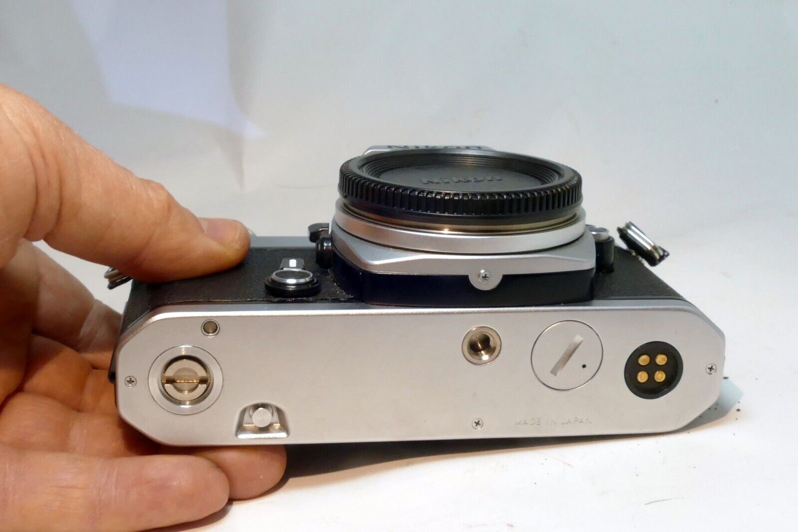 Nikon FM 35mm SLR Film Camera w/ issues with light meter - Free Shipping USA