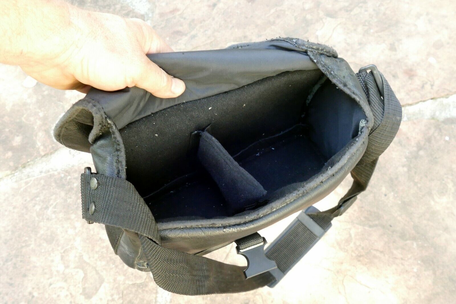 Haso Case Camera messenger bag 11X7X4" with shoulder strap rabbit