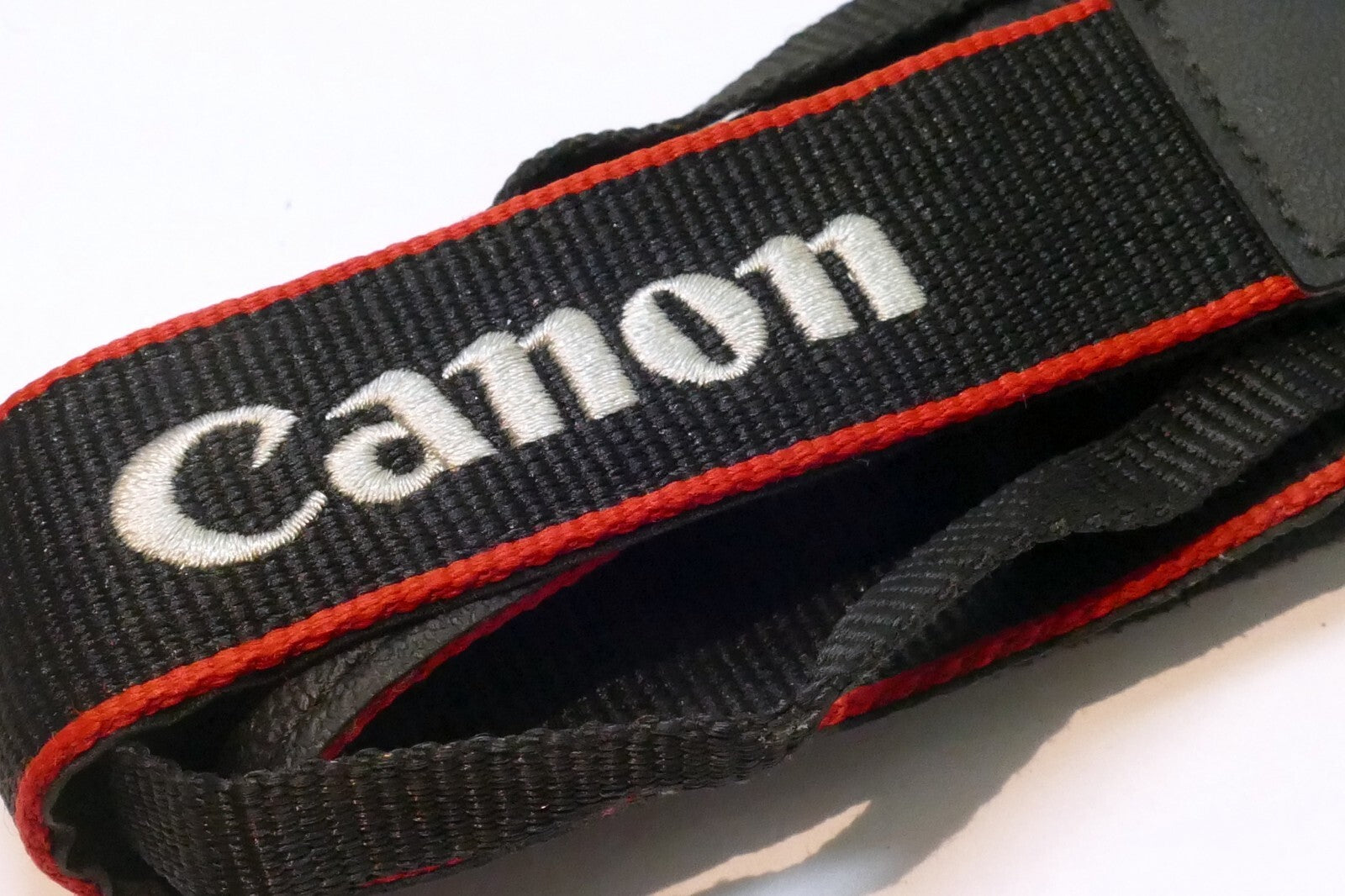 Canon EOS Digital Rebel Camera Neck Shoulder Strap Black /Red 1.2" narrow - OEM