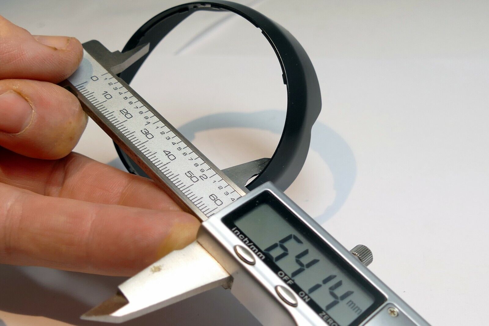 63mm ID Lens Hood Shade twist on