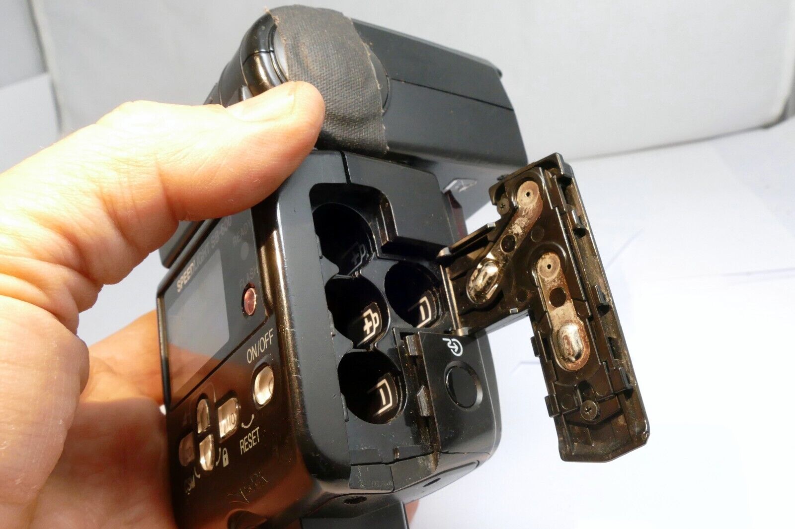 Nikon SB-600 Flash Shoe Mount for Nikon Digital SLR Cameras - PARTS AS IS