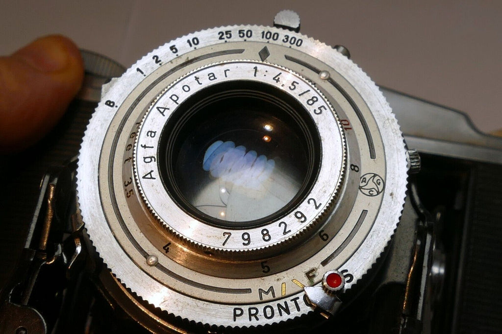 Agfa-Ansco Speedex Special Folding Camera With 85mm f/4.5 Apotar Lens 4X5 medium