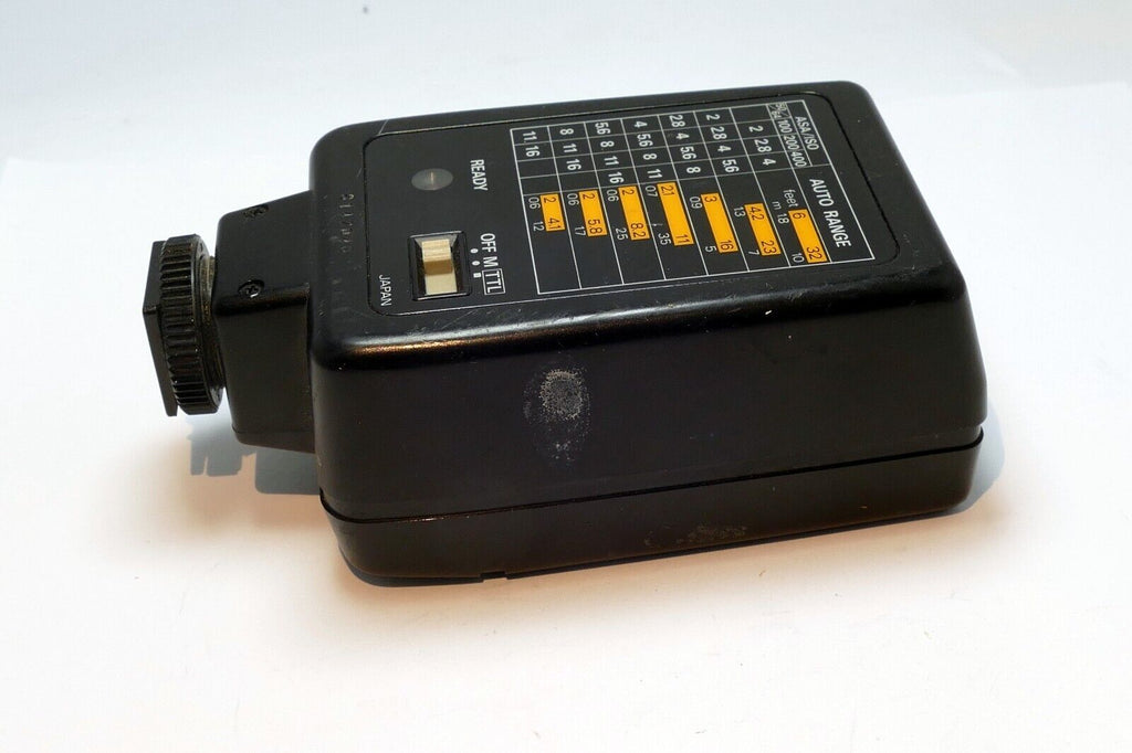 Nikon SB-18 Flash speedlight with damaged shoe - still works