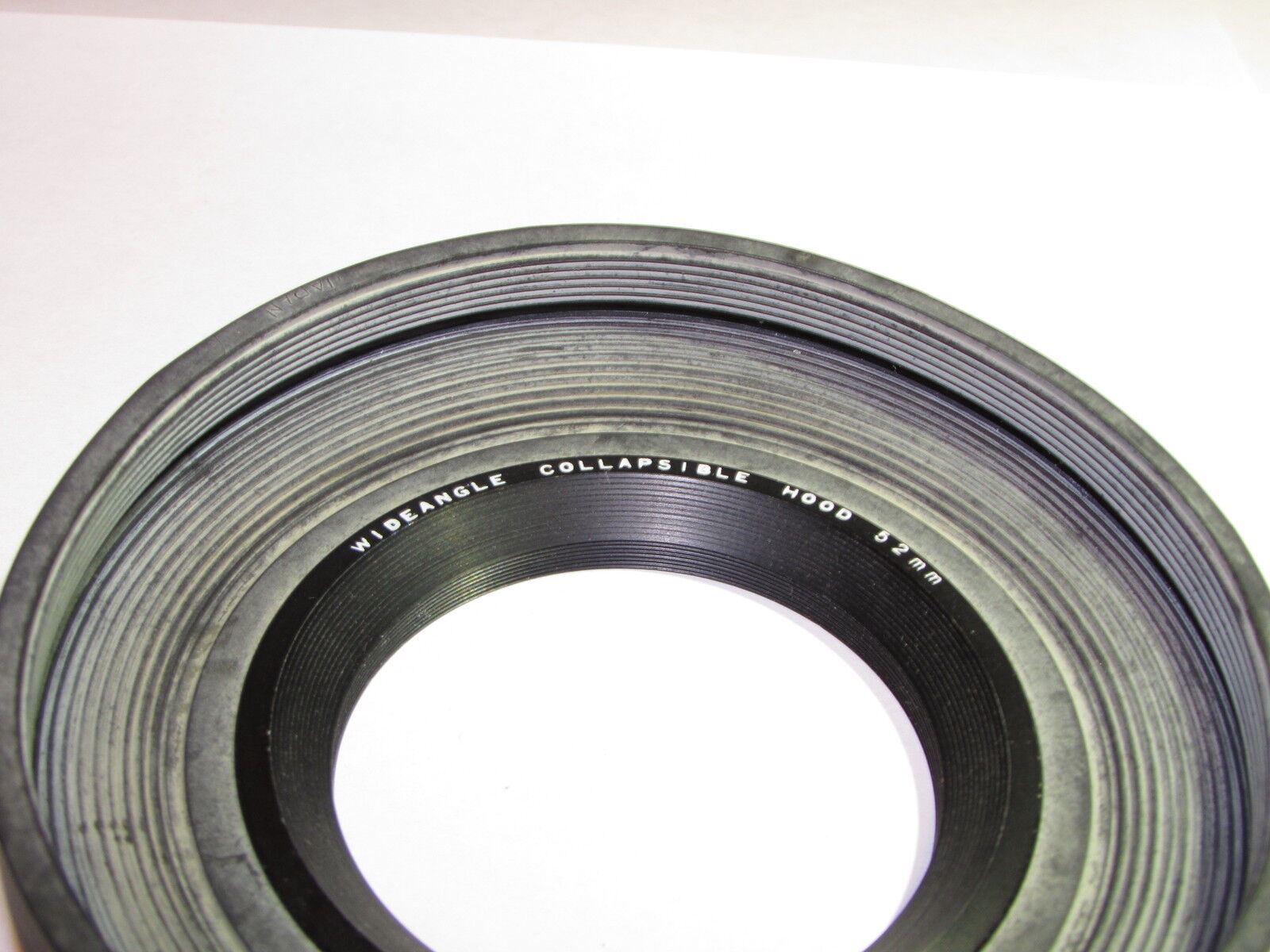 Used 52mm Wide angle Collapsible Rubber Lens Hood Made in Japan 6410039