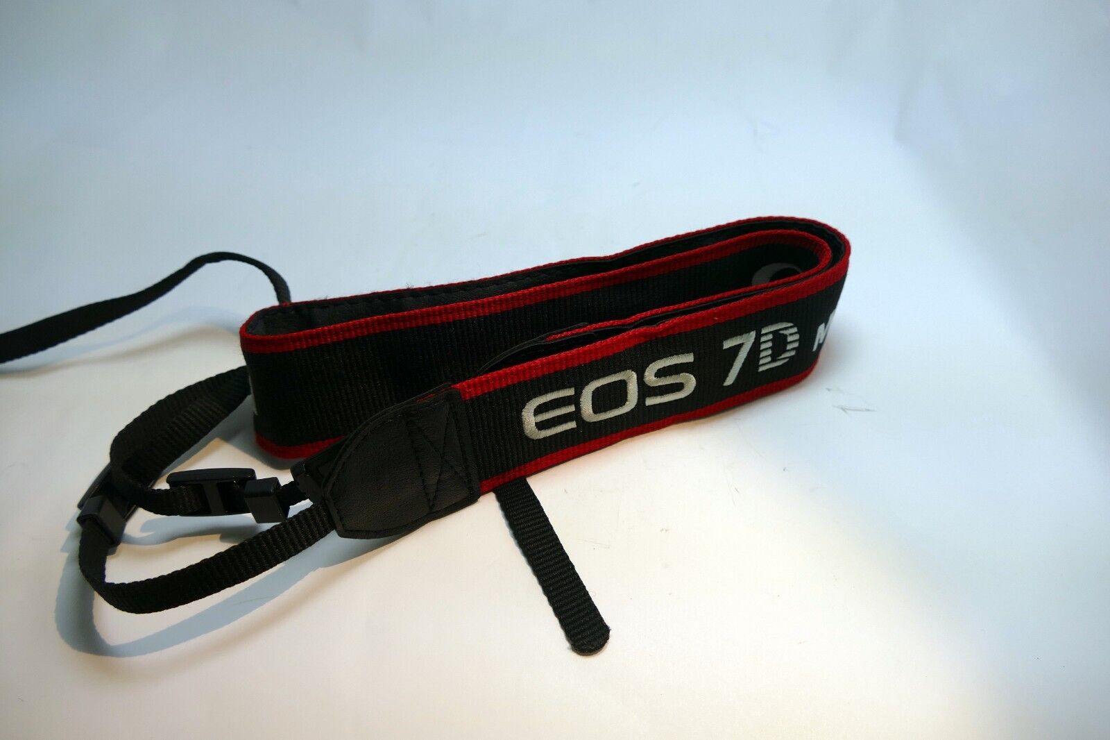 Canon EOS 7D Mark II Digital Camera Neck Shoulder Strap Black-Red - Original OEM