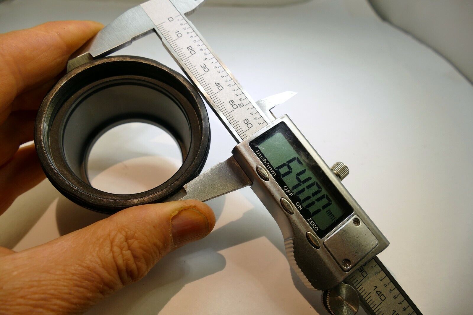 51mm Plastic screw in type (male threads) Lens hood / shade adapter