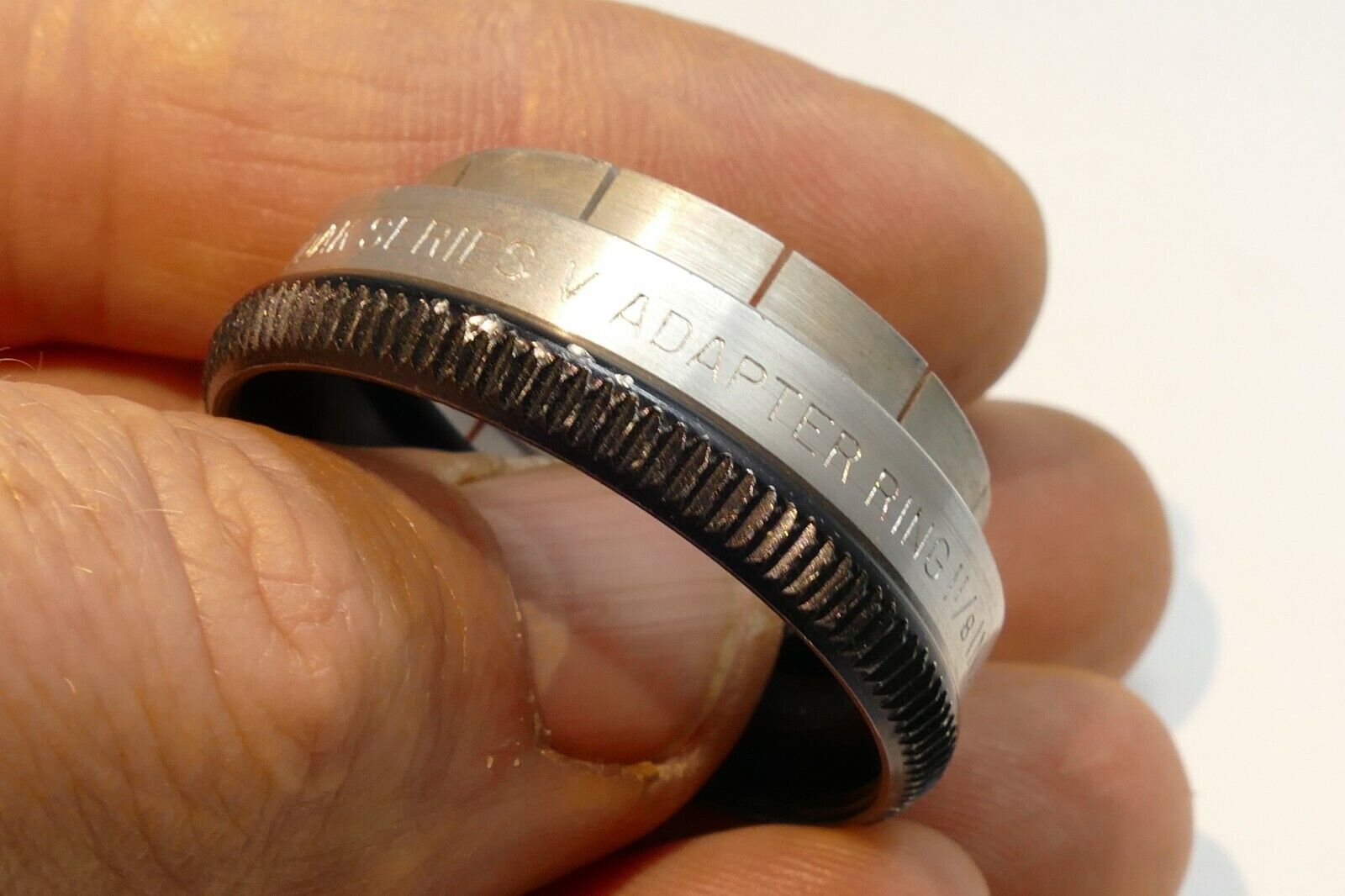 28.5mm to 33.3mm (screw in) to series 5 V double threaded filter holder 1 5/16"