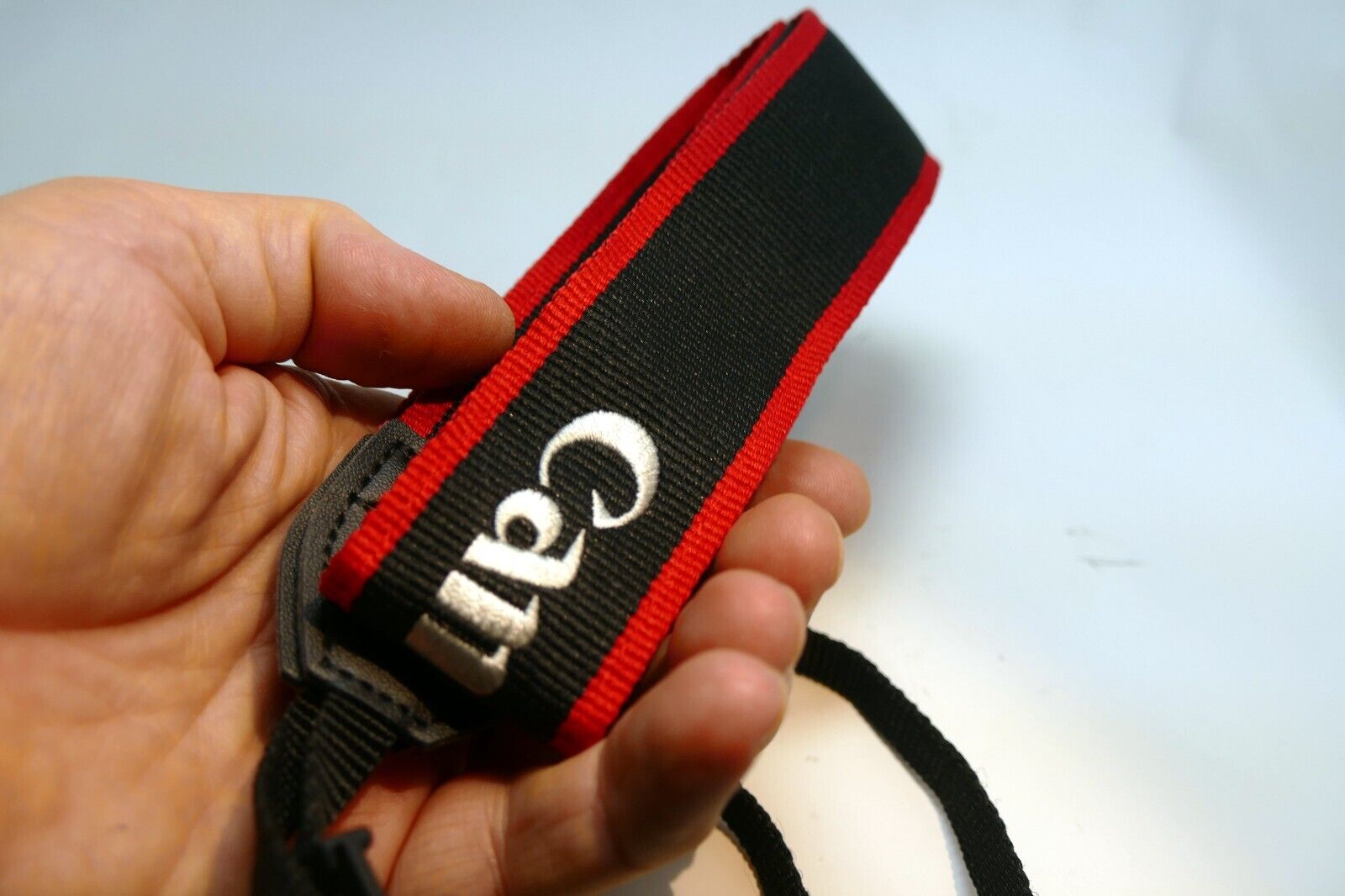 Canon EOS 6D Digital Camera Neck Shoulder Strap Black-Red - Original OEM