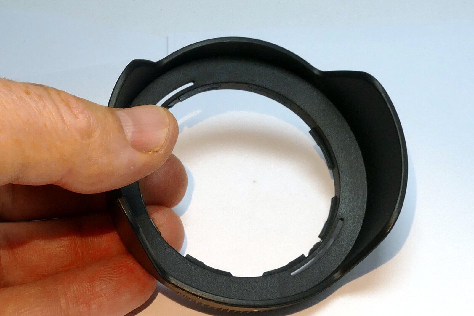 Dedicated  HB-98 Lens Hood Shade for  Nikon NIKKOR Z 24-50mm f/4-6.3