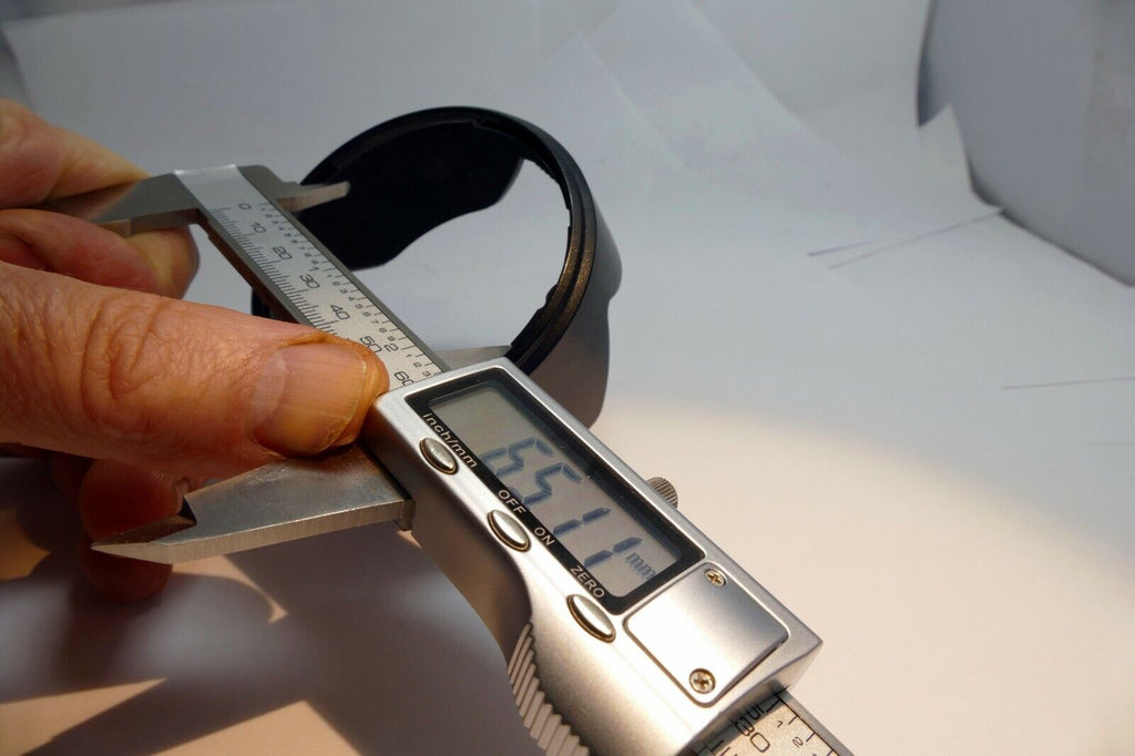 66.5mm ID Petal Shaped Plastic Lens Hood