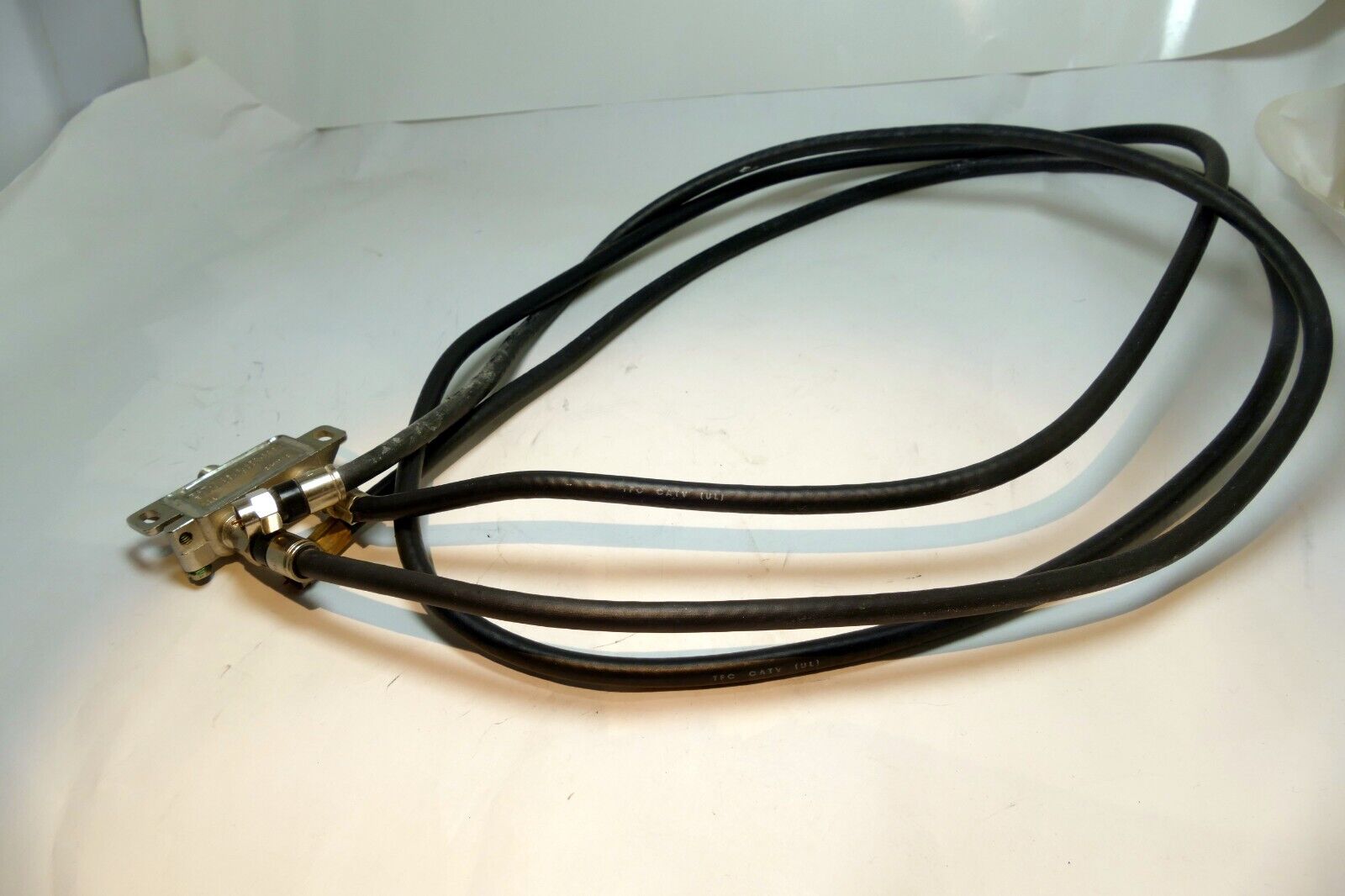 PCT-NGNII-2S Genesys II 2-Way Splitter,  Silver, GUC  w/ 3 feet cable