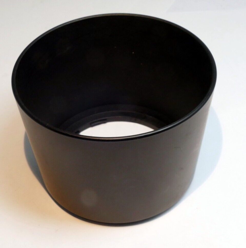 62mm Shade Lens Hood (unknown brand)  twist on type