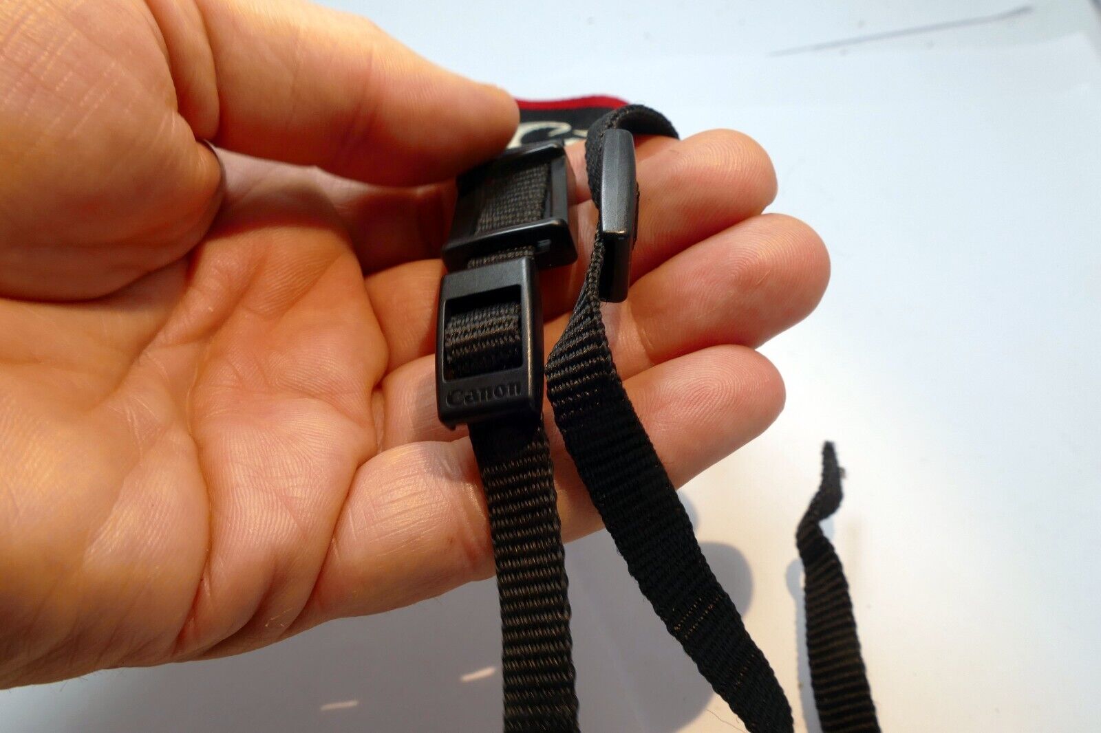 Canon EOS 70D Camera Shoulder Neck Strap Black-Red  -  Genuine OEM