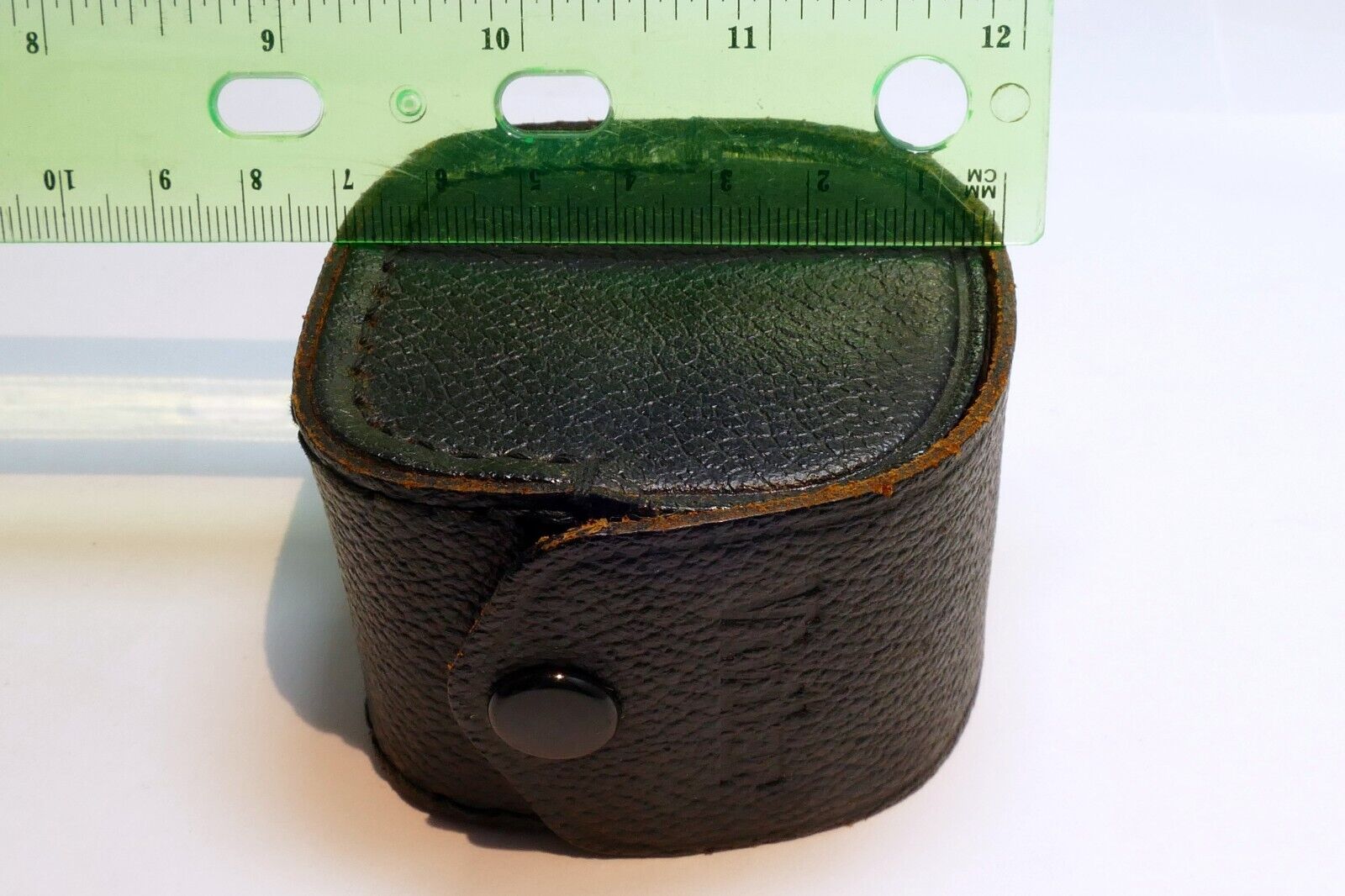 Vivitar 2X2.5X2.5" Hard lens case pouch for 1.4X teleconverter lenses