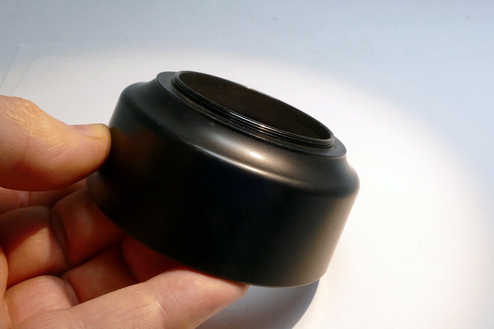 52mm Lens hood Shade screw in type plastic for 50mm f2.8 macro lens or f1.8