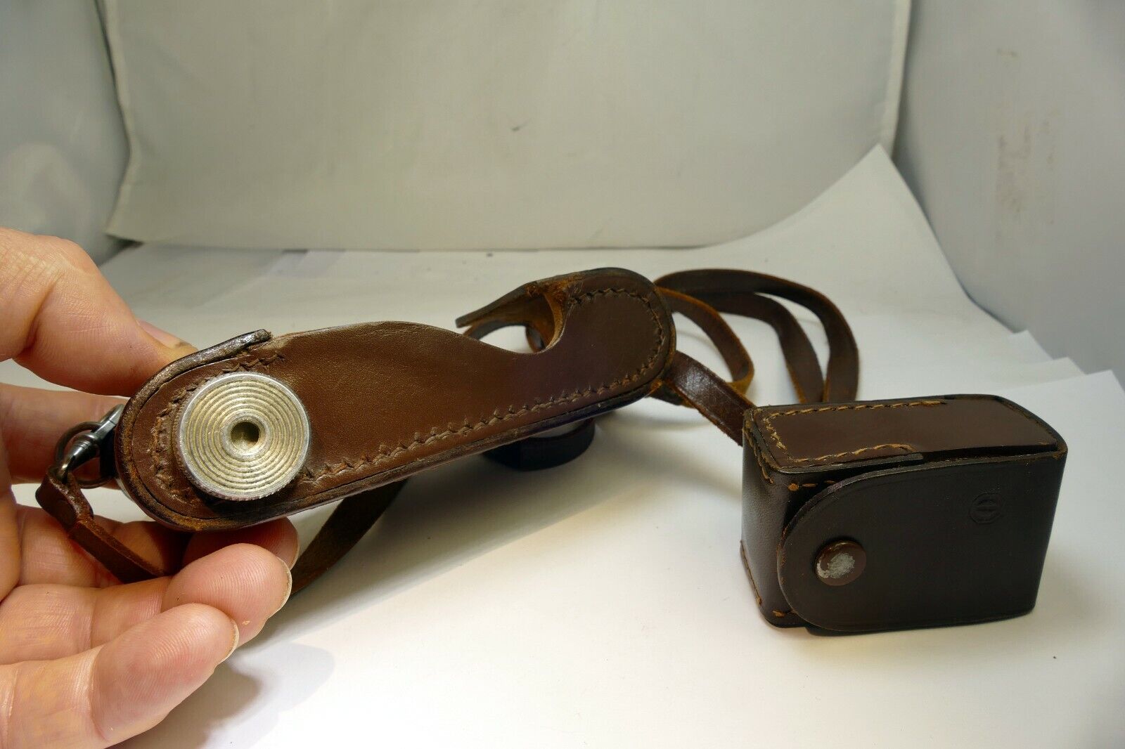 Bottom part of leather case Metrawatt AG Nuremberg rangefinder cameras w/ strap