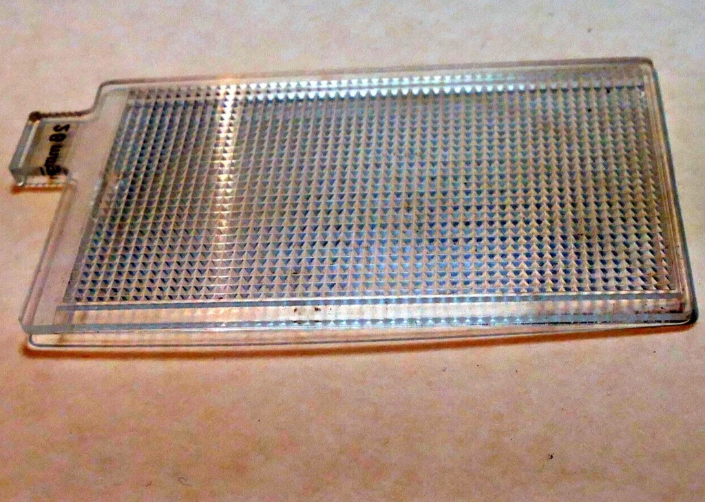 Vivitar 28mm Flash Wide Angle adapter for 285 diffuser