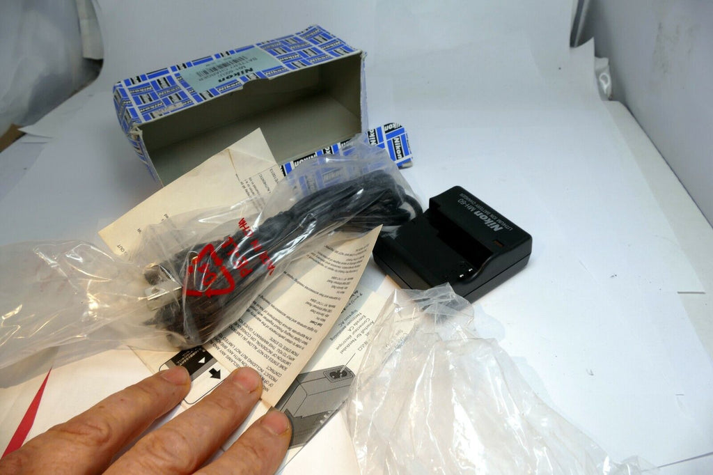 Nikon MH-60 Charger for Nikon EN-EL2 Battery Genuine OEM Original