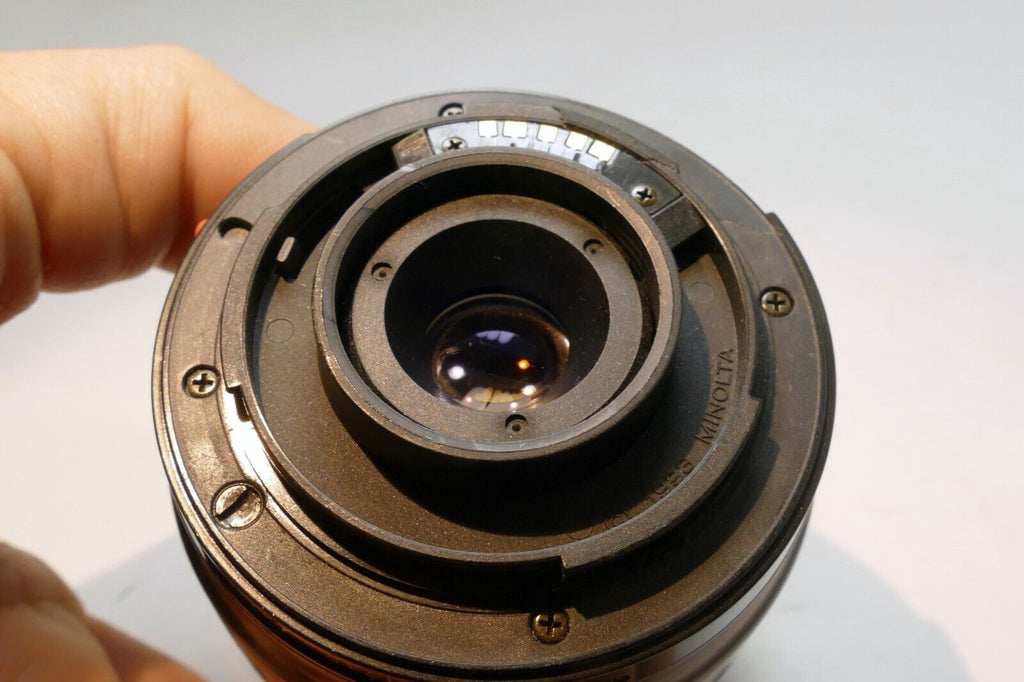 Minolta 28-80MM f/4-5.6 Macro AF Lens Maxxum - with broken mount - works
