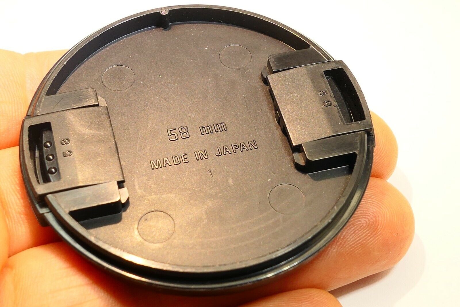 Sigma 58mm snap on type Lens Front Cap 70-300mm f4-5.6 DL Tele-macro