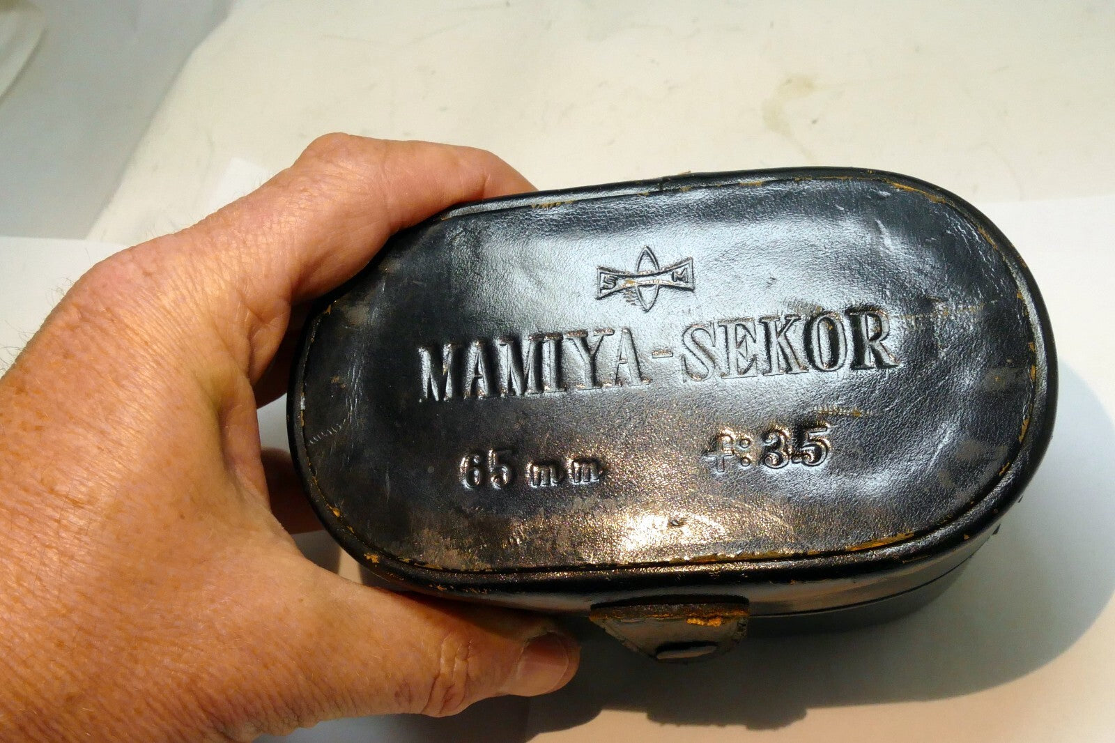 Mamiya Lens case for Sekor 65mm f4.5 hard case  for TLR  lenses (black)