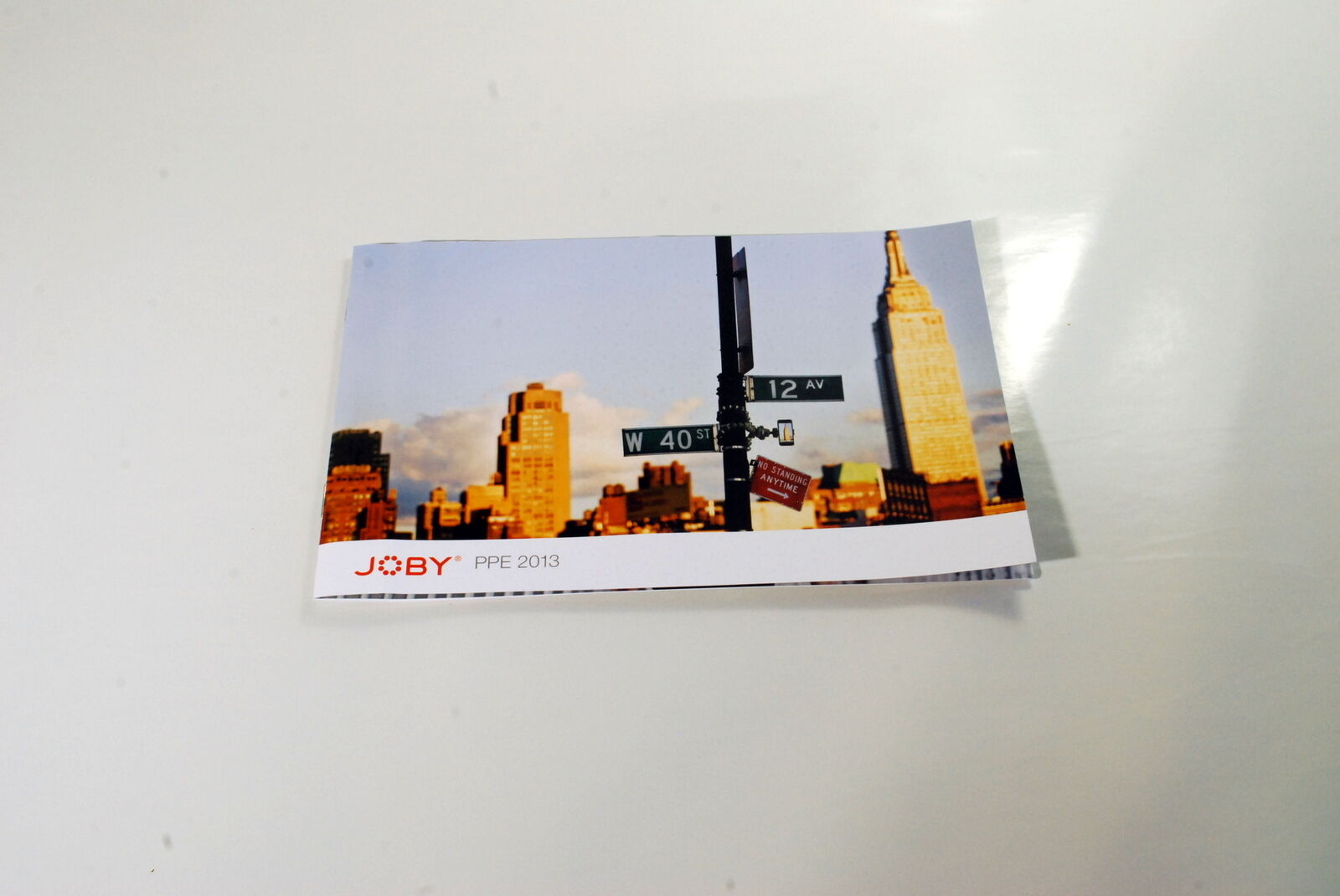 Joby Guide 2013 Brochure/ Catalog (EN) 7220030 Straps Stand Tripod Pod