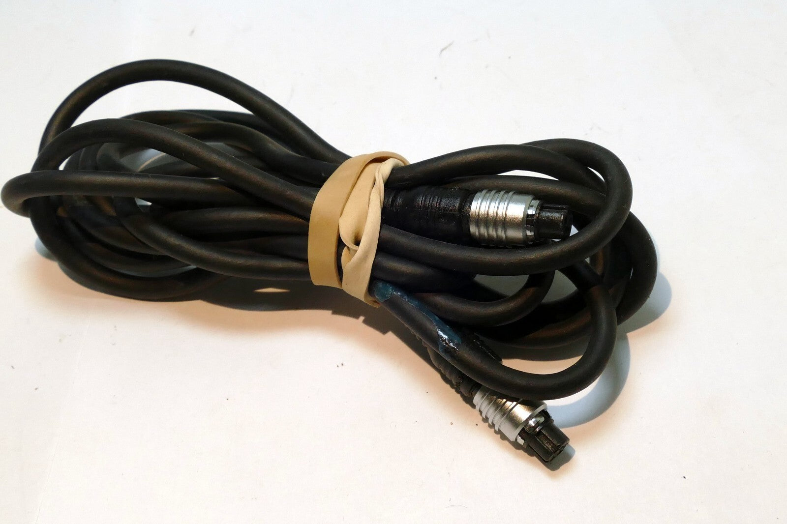 Olympus OM Film Camera System TTL Auto Cord Flash Sync Cable ( 2 meter- 5 pin)